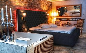 Wenge Studio & Spa